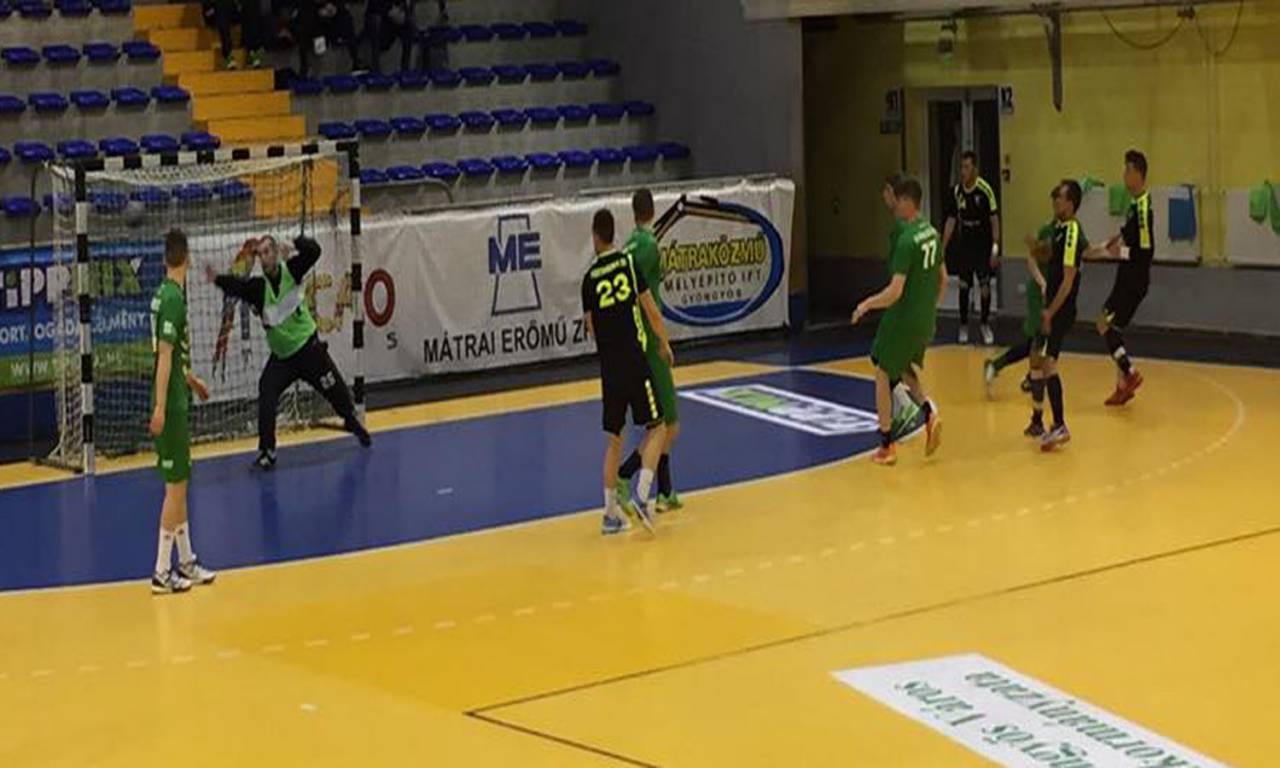 KEZI GYÖNGYÖS