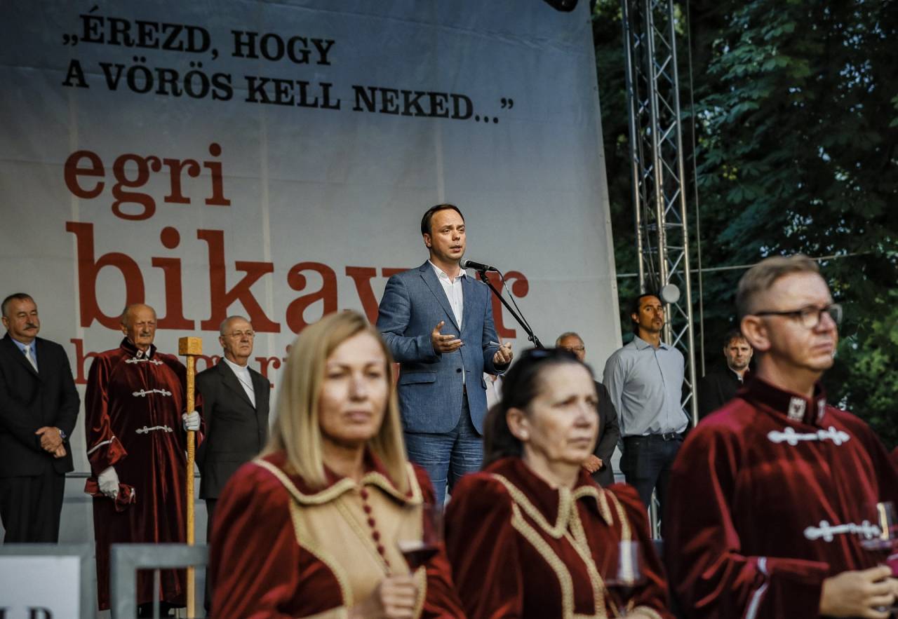 22bikaverunnep b2