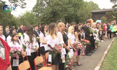 Elbúcsúztak a REZSI végzős diákjai00000000